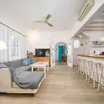 マント Mykonos Town