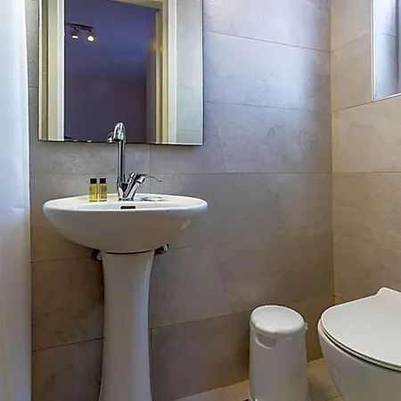 Hotel Manto 2*